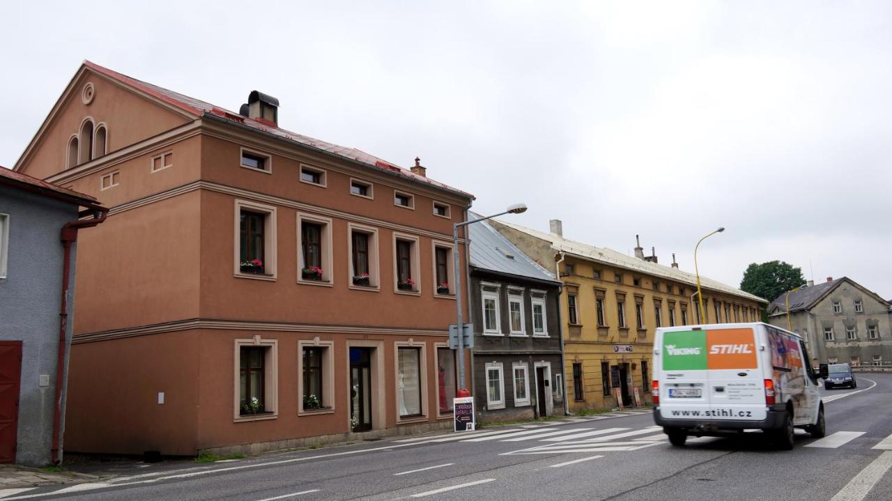 شقة U Salonu Virginia Česká Kamenice المظهر الخارجي الصورة
